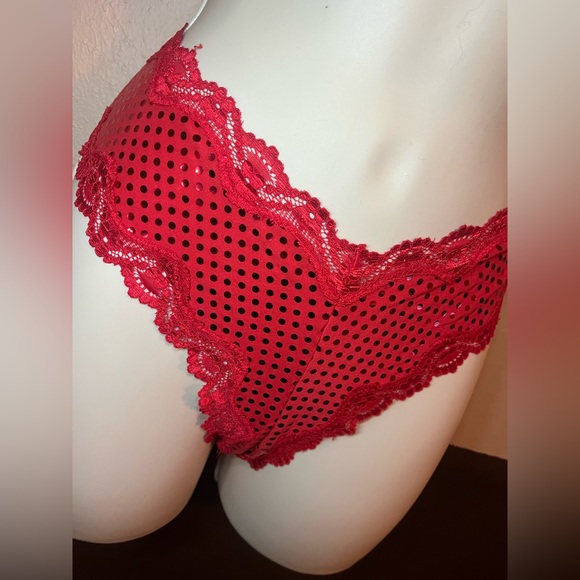 Thong - Picture 3 of 4